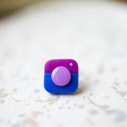 Przypinka kolorowy aparat